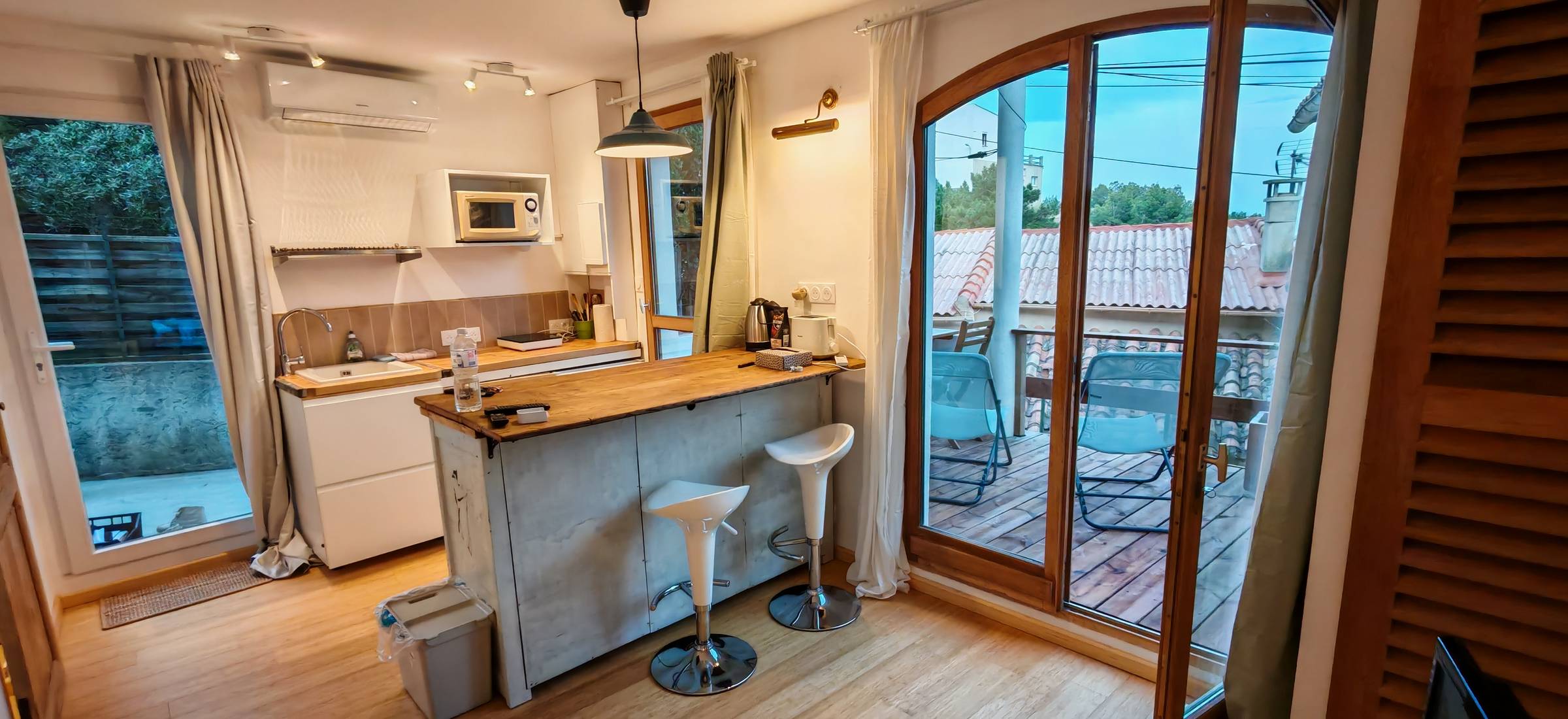 Le studio La Cabine de Niolon et sa terrasse